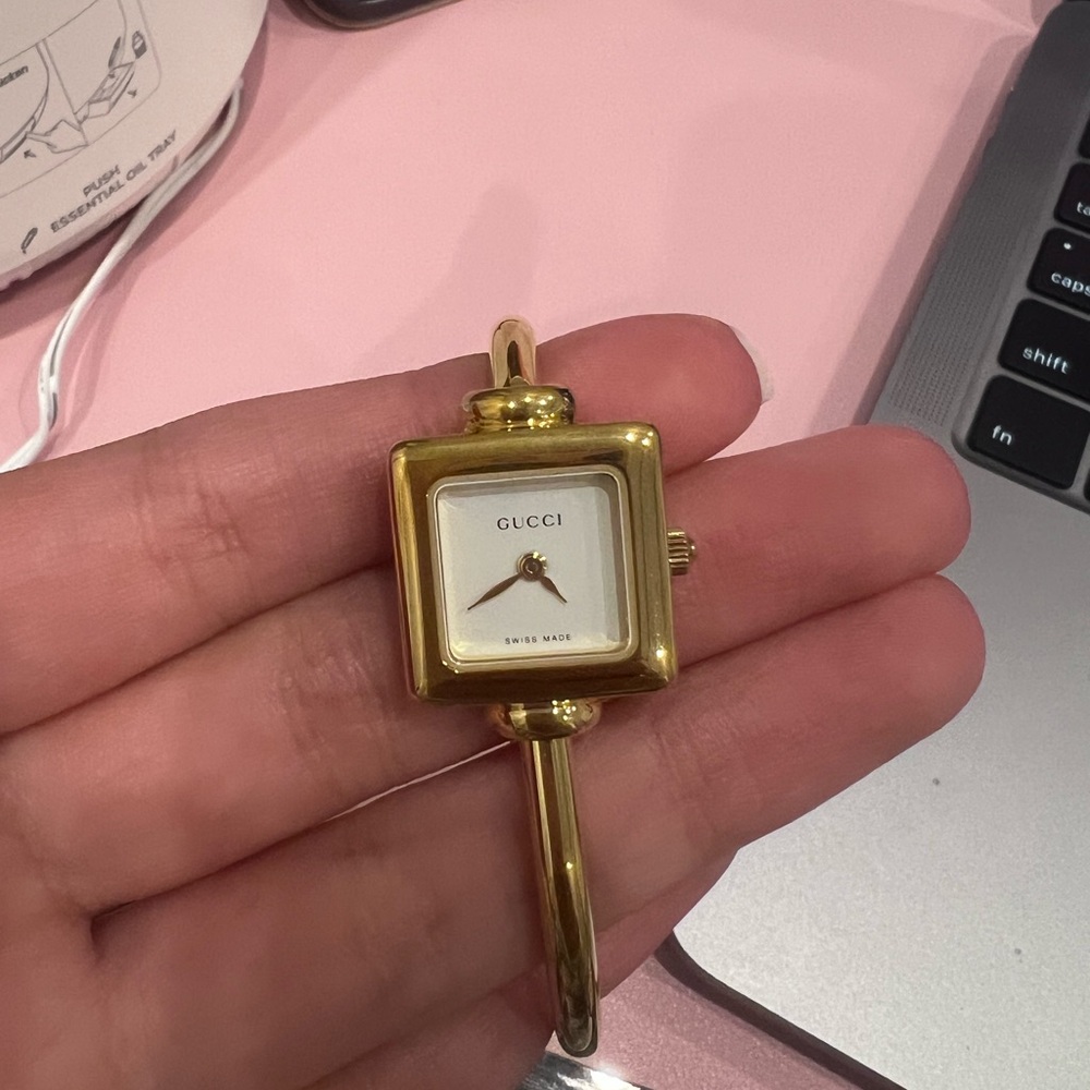 Gucci Gold Square Watch - Picture 2 of 4